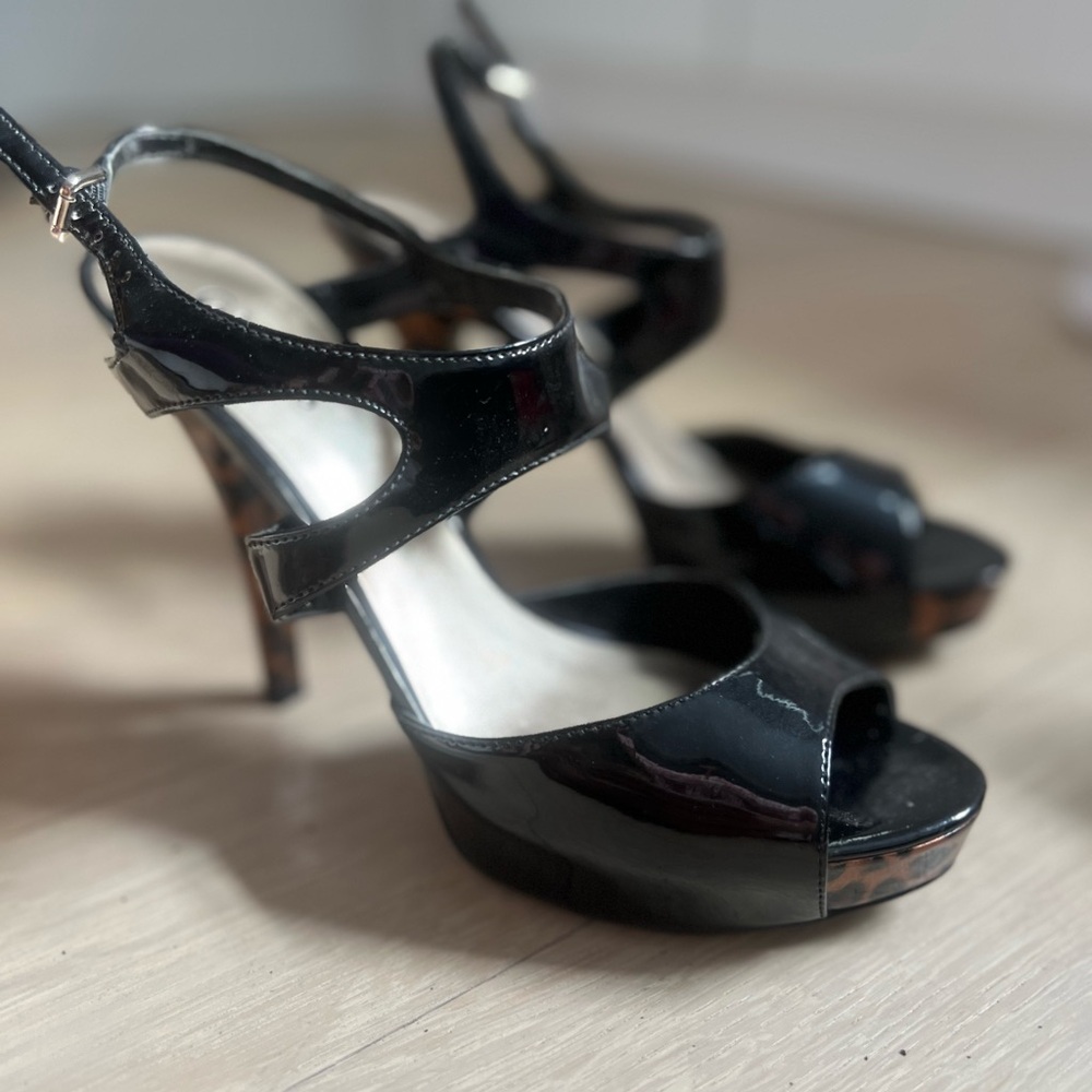 Guess patent black and leopard print Heels
